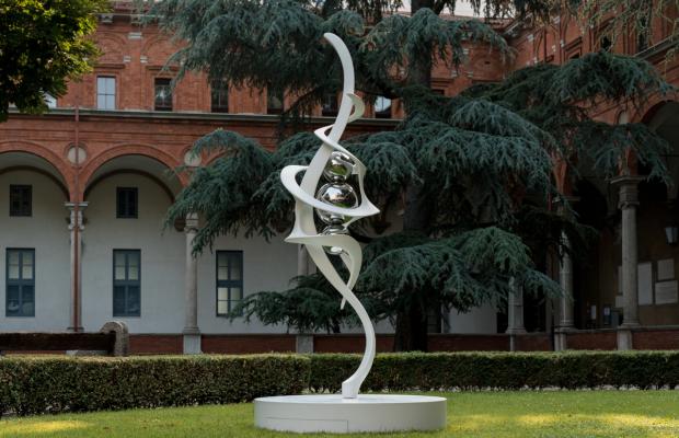 Gianfranco Meggiato, Il soffio della vita, 2017, fusione in alluminio, verniciato a forno, pezzo unico, h. 3 m, ©Federico_Di_Dio