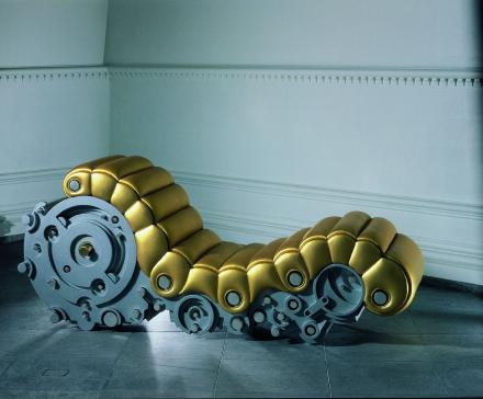 Roberto Fallani Cingolare, 1991 dormeuse in legno laccato e pelle ad intarsi dorati e argentati, cm91x200 