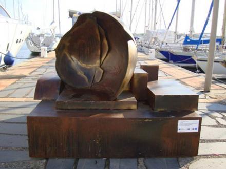 Maria Cristina carlini, Inizio, 2008, acciaio corten, cm 170x200x200 