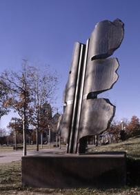 Maria Cristina Carlini, Vittoria, 2010, acciaio corten, cm 350x200x10 	 		