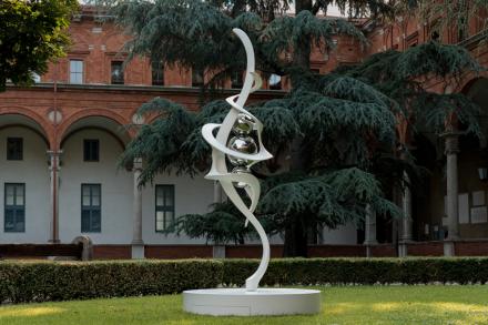 Gianfranco Meggiato, Il soffio della vita, 2017, fusione in alluminio, verniciato a forno, pezzo unico, h. 3 m, ©Federico_Di_Dio Gianfranco Meggiato, Il soffio della vita, 2017, fusione in alluminio, verniciato a forno, pezzo unico, h. 3 m, ©Federico_Di_Dio