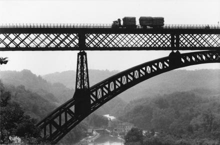 Gianni Berengo Gardin, Ponte di Paderno d’Adda, 1985, Archivio storico fotografico Aem