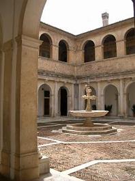 Cortile interno della Certosa di San Lorenzo