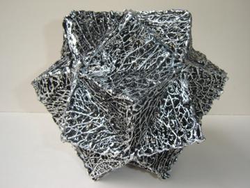 Kela Cremaschi, Nella rete del nostro tempo 3, 2007, carta filata, foglia d'argento, cm. 20x20x20 