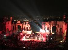 Gaga Symphony Orchestra con Francesco De Gregori, Teatro antico di Taormina, 2019 , Irma Bianchi Comunicazione