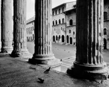Colonne del tempio di Minerva - Assisi, Elio Ciol, 1992 - Irma Bianchi Comunicazione