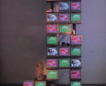 Nam June Paik, Little Italy with Kingdom of Sicily, 1990, foto Massimo Sangiorgi/Studio Azzurro, Collezione privata, Milano 